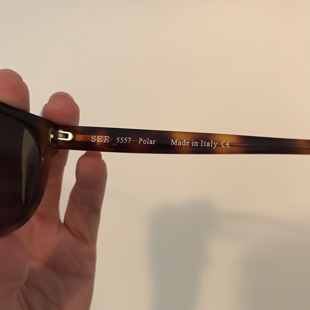 😎 SEE sunnies that pack a lil throwback vibe - Picture 2 of 3